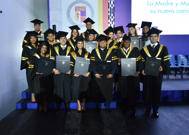 La quinta cohorte contó con un total de 17 estudiantes.