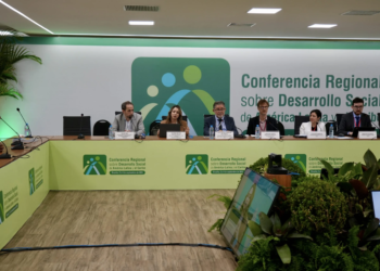 Gloria reyes representó al gobierno dominicano en brasil, donde el país fue elegido para la vicepresidencia de la conferencia sobre desarrollo social de américa latina y el caribe