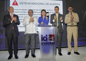 Carlos cueto, josé paliza, raquel peña, guido gómez mazara y randolfo rijo gómez, en la primera prueba técnica.