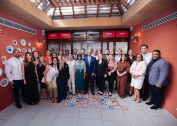 Ministro de energía y minas en la mesaza 4