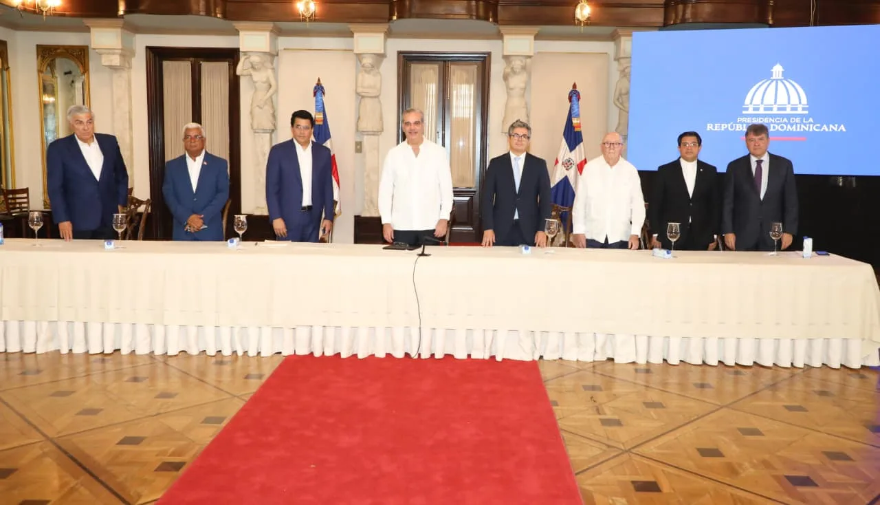Abinader anuncia construcción de centro de convenciones en santo domingo