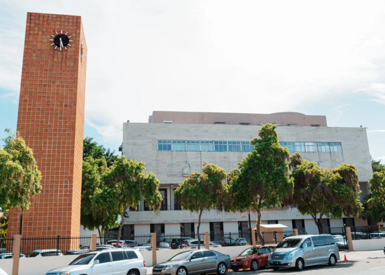 Alcaldía del dn y policía nacional retiran a limpiavidrios y vendedores de importantes intersecciones