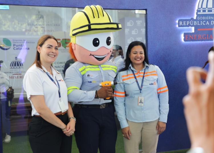 EDES imparten charla de eficiencia energética en la Feria Internacional del Libro 2025