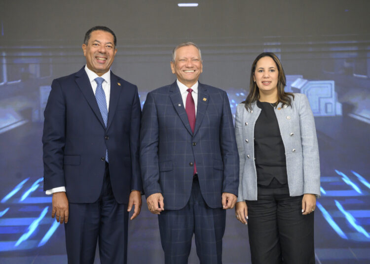 Ysidro García, Leonardo Aguilera y Alieska Díaz