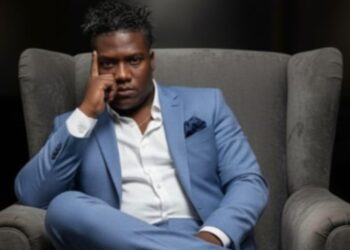 Antony kris regresa más romántico que nunca con “a un milímetro de ti”