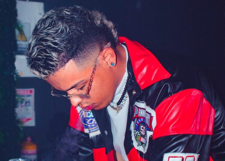 Elef transforma sus raíces en ritmo con “robledo” su homenaje a medellín