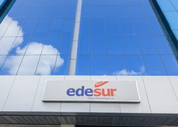 Edesur informa que trabaja para que comunidad de mena, enriquillo logre normalizar su servicio