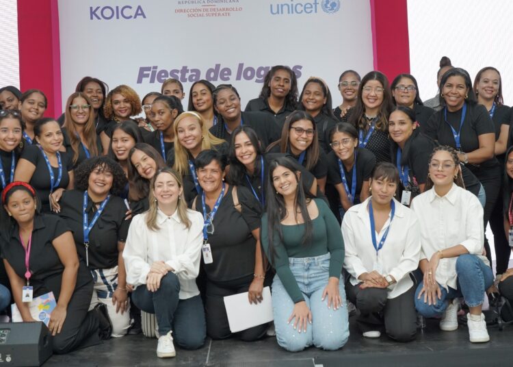 Supérate, unicef y koica gradúan a 1,187 niñas y adolescentes de los “club de chicas”