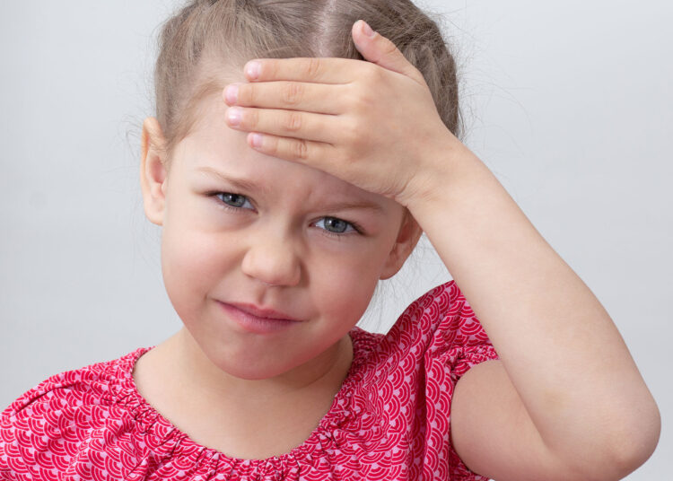 Niña con meningitis