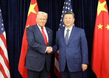 Trump califica de "muy provechosa" reunión con xi jinping en cumbre apec 2025