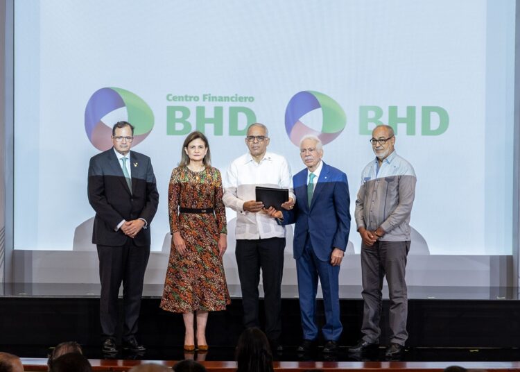 Steven Puig, Raquel Peña, Carlos Manuel Estrella, Luis Molina Achécar, Darío Fernández Morales