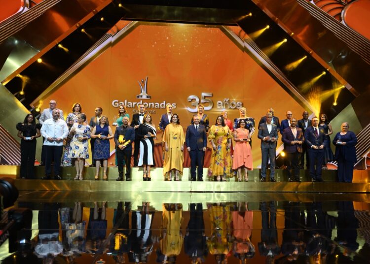 Banreservas reconoce trayectoria de 582 colaboradores