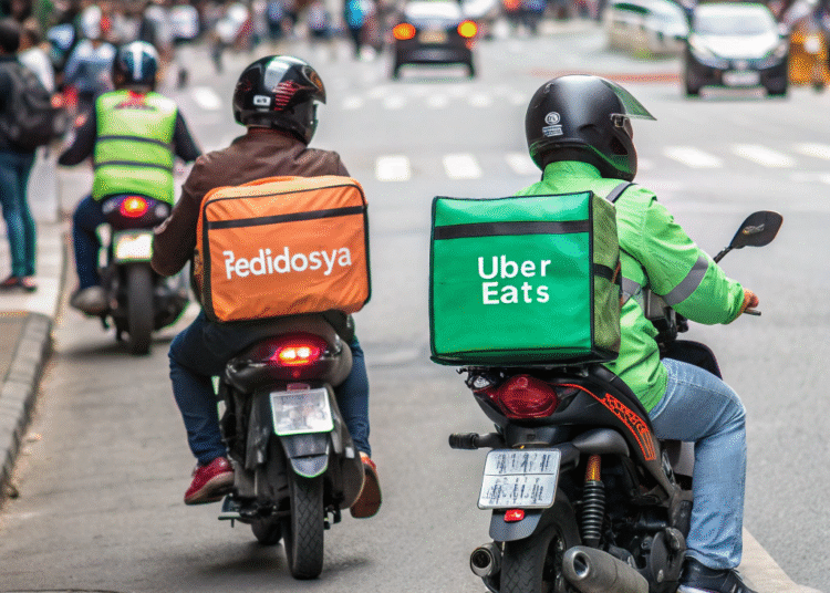 Reforma laboral: plataformas digitales deberán pagar 10% de propina a empleados