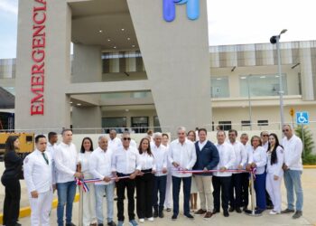 Abinader entrega moderno hospital regional universitario dr. Ángel maría gatón