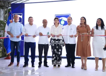 Raquel peña inaugura hospital de piedra blanca
