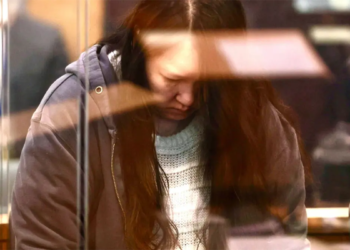 Condenan a cadena perpetua a madre que mató a sus hijos y los guardó en maletas