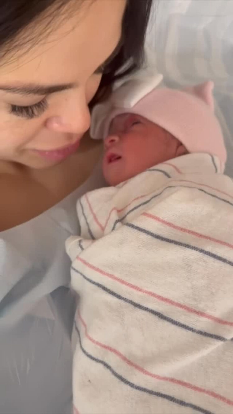 Nace dominique, la segunda hija de natti natasha y raphy pina