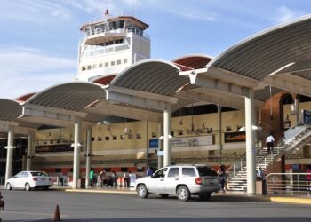 Aeropuerto internacional del cibao registra retrasos y cancelaciones en vuelos a ee. Uu.
