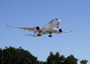 Trump exige a los controladores aéreos de eeuu volver a trabajar "ahora"