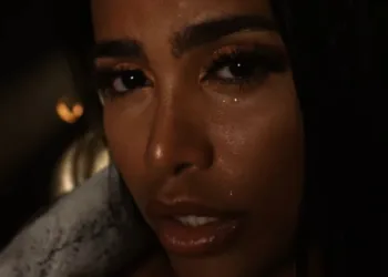 BellaTop abre su mundo emocional con “Herida con Alcohol”