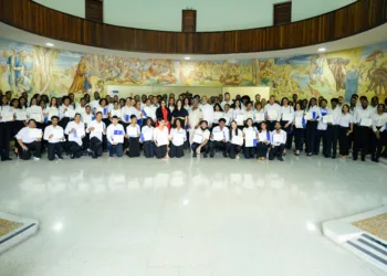 Popular y loyola gradúan 175 jóvenes en diplomado de emprendimiento