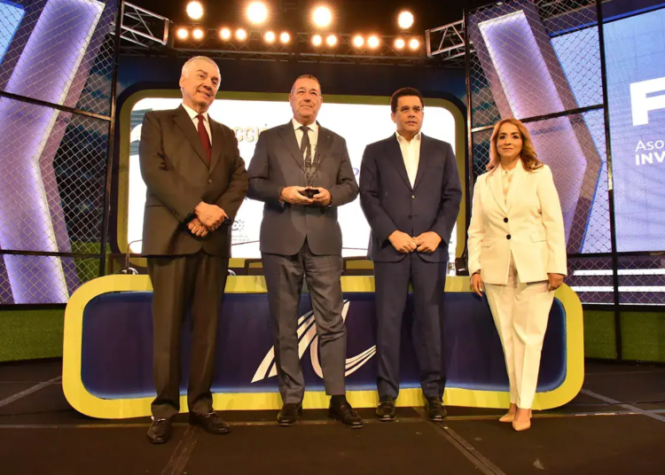 Popular recibe reconocimiento “transacción del año” por inversión turística con grupo meliá