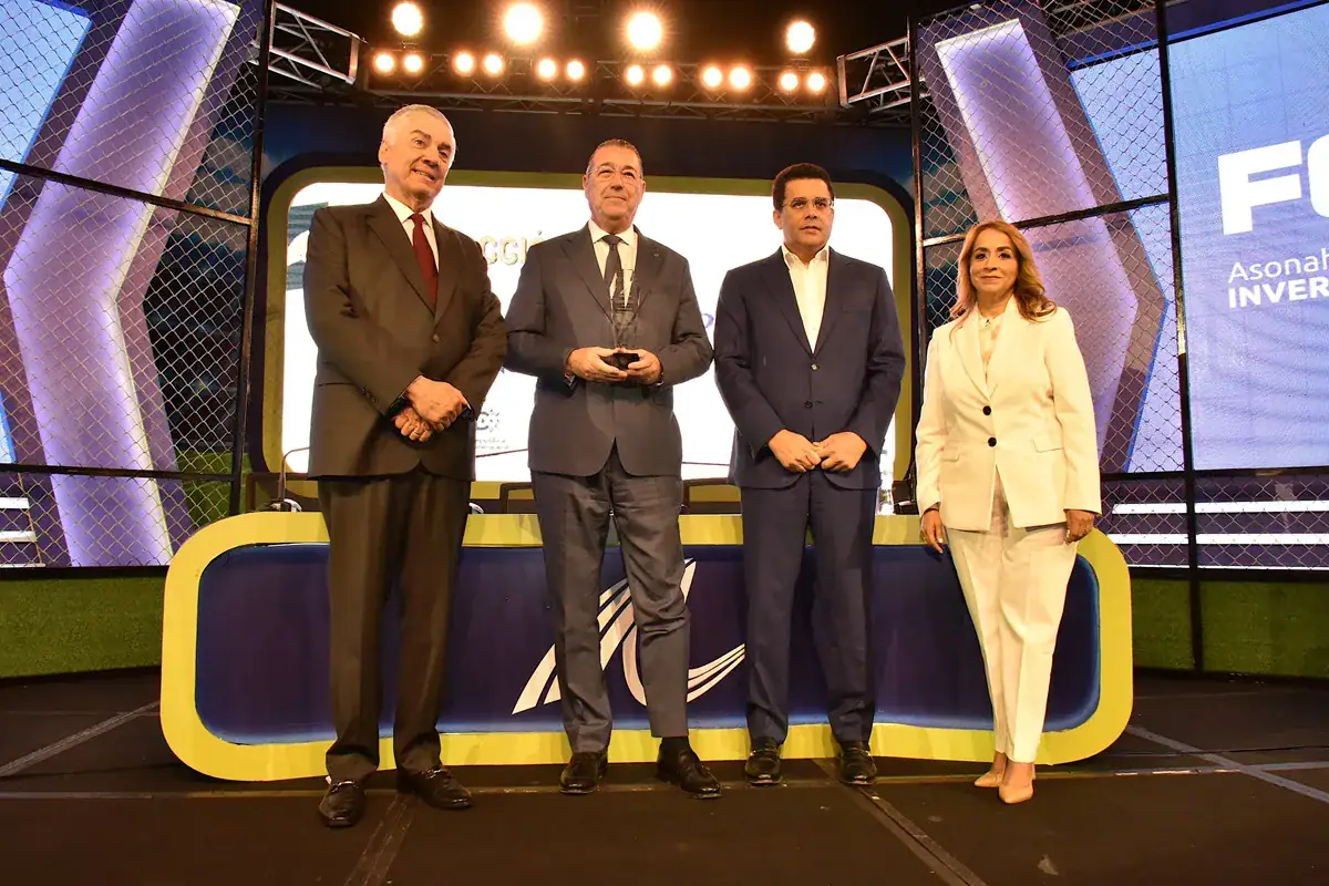 Popular recibe reconocimiento “transacción del año” por inversión turística con grupo meliá