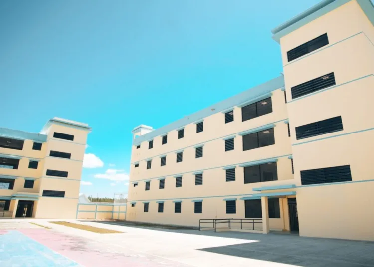 Ccr las parra: prohíben celulares a reos y agentes