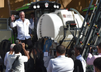 Abinader entrega maquinarias de alta tecnología para la producción de arroz