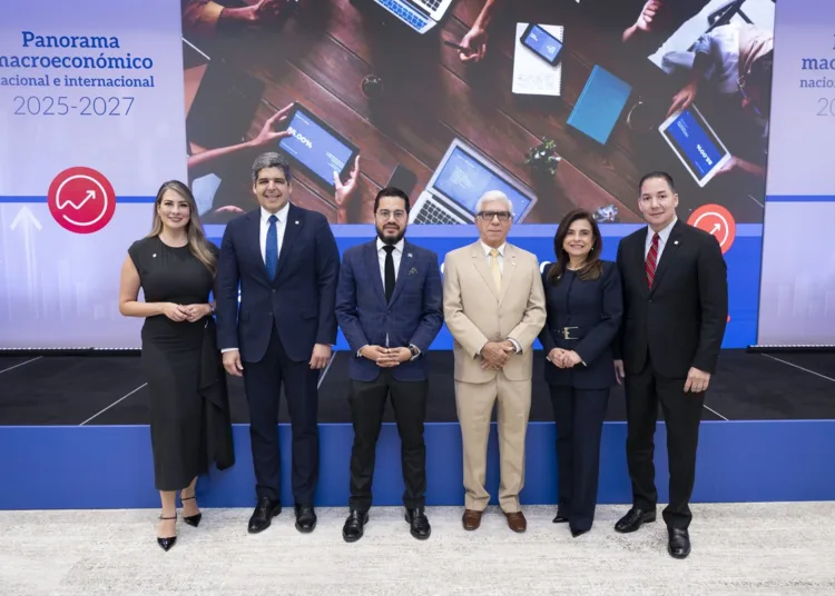 Asociación cibao ofrece conferencia a clientes sobre perspectiva económica nacional e internacional