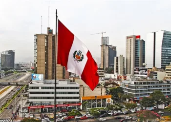 Economía de perú crece por encima de lo esperado en tercer trimestre