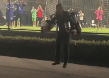 China prueba con éxito una mochila voladora que alcanza 100 km/h