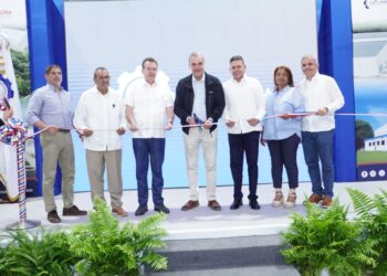 Presidente abinader encabeza inauguración de dos nuevas naves industriales en la zona franca de san juan de la maguana