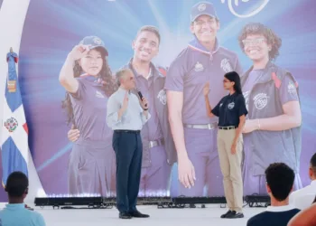 Minerd lanza voluntariado juvenil "agentes al 100" para impulsar valores y liderazgo estudiantil