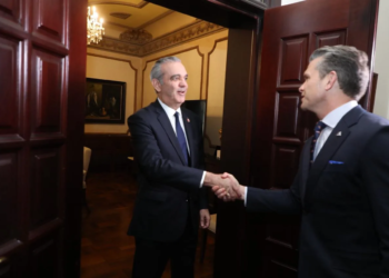 Abinader recibe al jefe del pentágono pete hegseth
