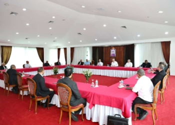 Abinader almuerza con la conferencia del episcopado para impulsar acciones conjuntas