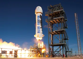 Blue origin pospone lanzamiento de cohete new glenn debido a condiciones meteorológicas