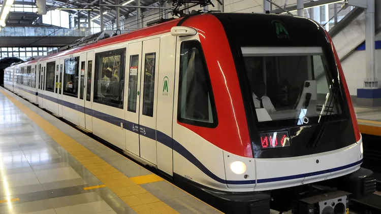Restablecen la Línea 2 del Metro y servicio será gratis por el resto de la noche Abinader pide al congreso aprobar un préstamo de us$178 millones para el metro