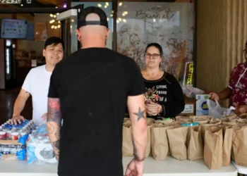 Banco de alimentos en florida dará comida a empleados federales por el cierre del gobierno