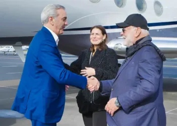 Abinader inicia visita en san josé para fortalecer inversión en semiconductores