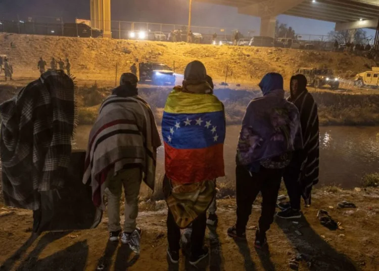 Cientos de migrantes venezolanos regresan a chile y sudamérica tras el endurecimiento de políticas migratorias de trump