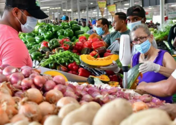 Aumento de precios pone en riesgo la cena de nochebuena de familias