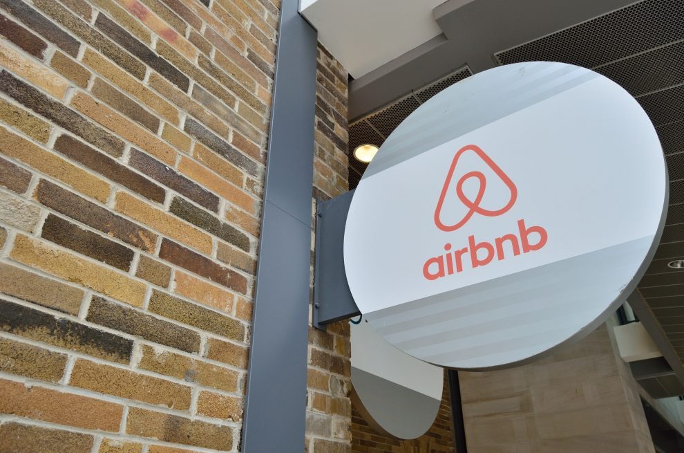 Gobierno español sanciona a airbnb con 64 m € por anuncios ilegales de viviendas turísticas
