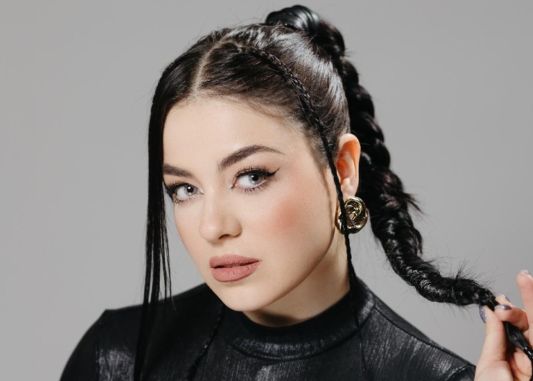 Janeth Valenzuela convierte la Navidad y el fin de año en una gran celebración musical