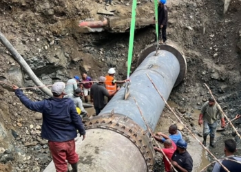 Los trabajos incluyen atornillaje, soldadura y hormigón armado para garantizar la estabilidad de la obra, por instrucción del presidente abinader.