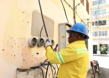 Edeeste llama a denunciar a contratistas que cobren por servicio