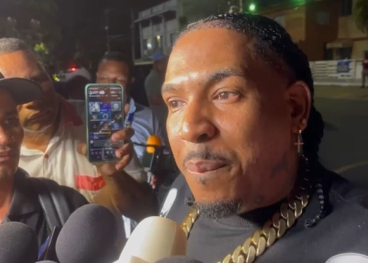 Toxic crow en el palacio de justicia critica la justicia en el caso senasa