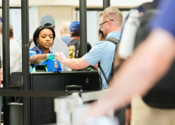 Ee. Uu. Inicia toma de datos y biometría a todos los extranjeros