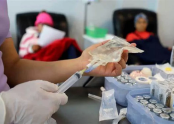 Sueldos de médicos subirán hasta $200 mil a partir de enero 2026