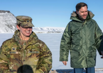 Trump mantiene objetivo de adquirir groenlandia pese a tropas